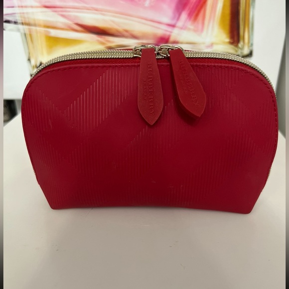 Burberry Authentic red makeup bag + 7 samples. - Picture 6 of 13